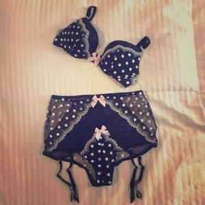 Sexy Pigeonnant polka dot push up with undies